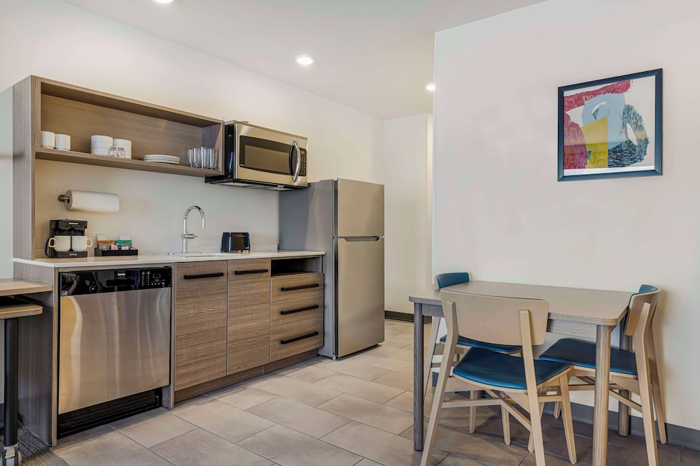Suite, 1 King Bed, Accessible, Mountain View (Bathtub), photo 6