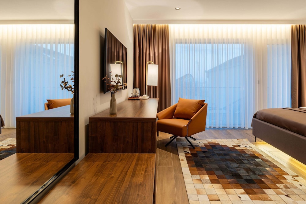 Economy Double Room, Balcony, Courtyard View photo 1