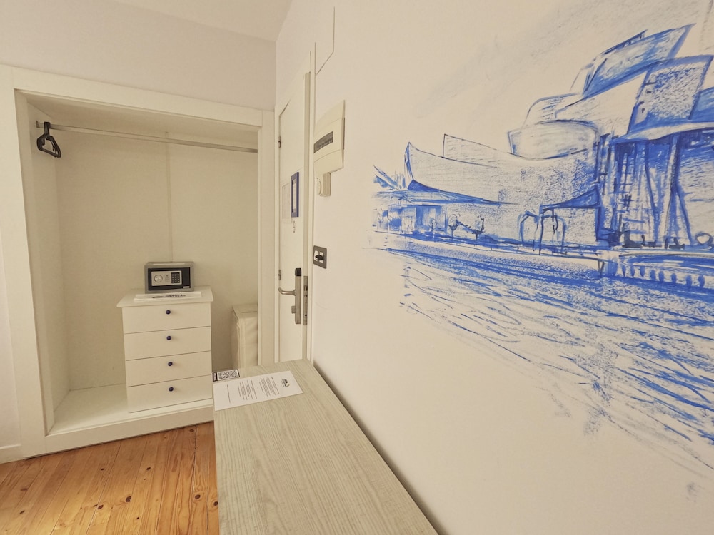 Standard Single Room photo 2
