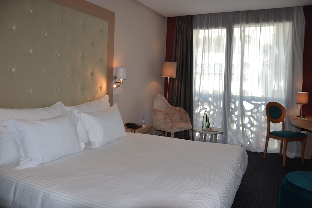 Deluxe Double Room, Private Bathroom photo 2