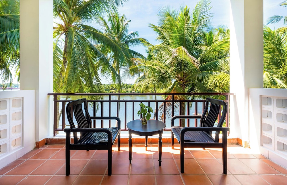 Luxury Twin Room, River View photo 3