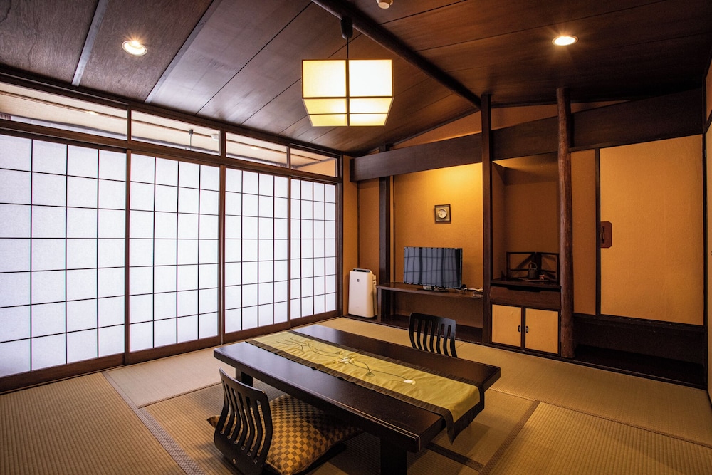Traditional Room, Non Smoking, Private Bathroom