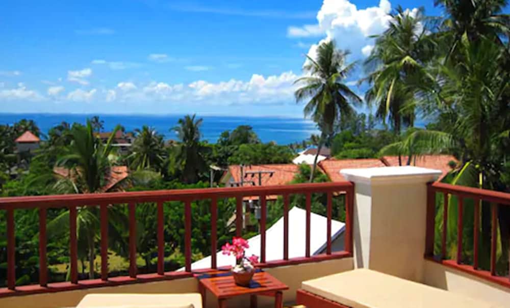 Romantic Ocean View Suite - Photo 11