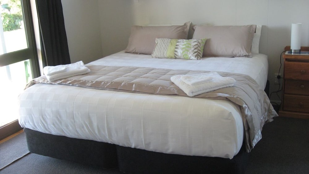 Two Bedroom Cottage photo 2