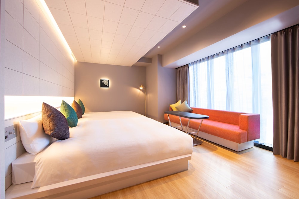 Executive Twin Room, High Floor, Non Smoking for 4 people
