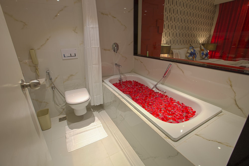 Executive Suite, City View photo 3