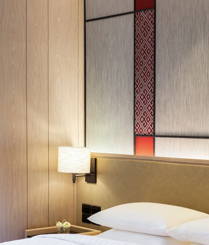 Deluxe Room (2 Twin Beds) - Photo 2