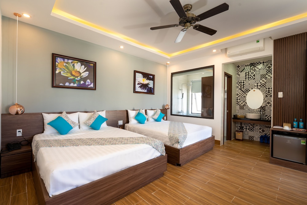 Family Room, Pool View