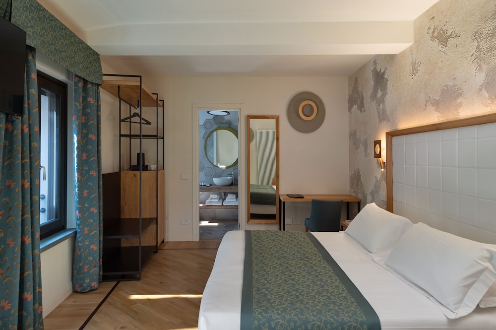 Deluxe Room (family)