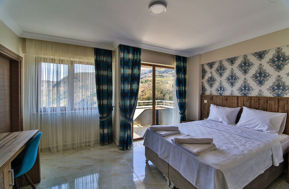 Family Room - Photo 5