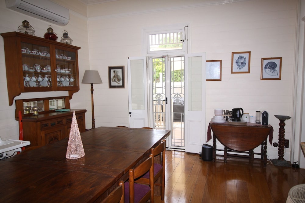 Deluxe House, River View photo 2