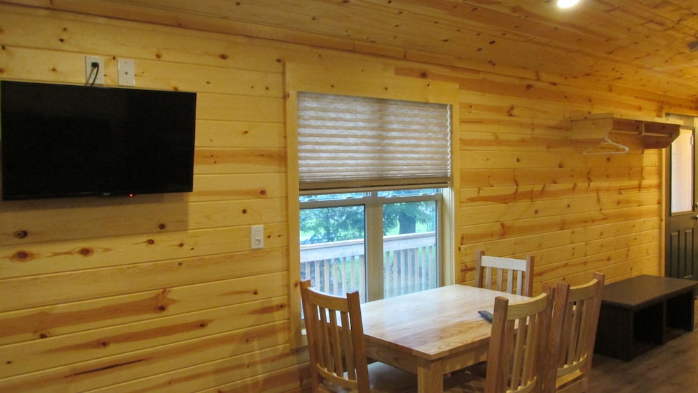 Cottage, 2 Bedrooms, Kitchen (No Linens Included) photo 2