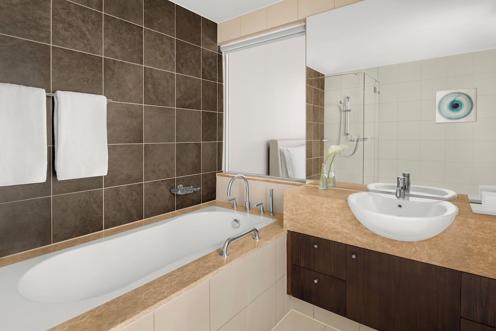 Signature Apartment, 2 Bedrooms (Waterfront) photo 3