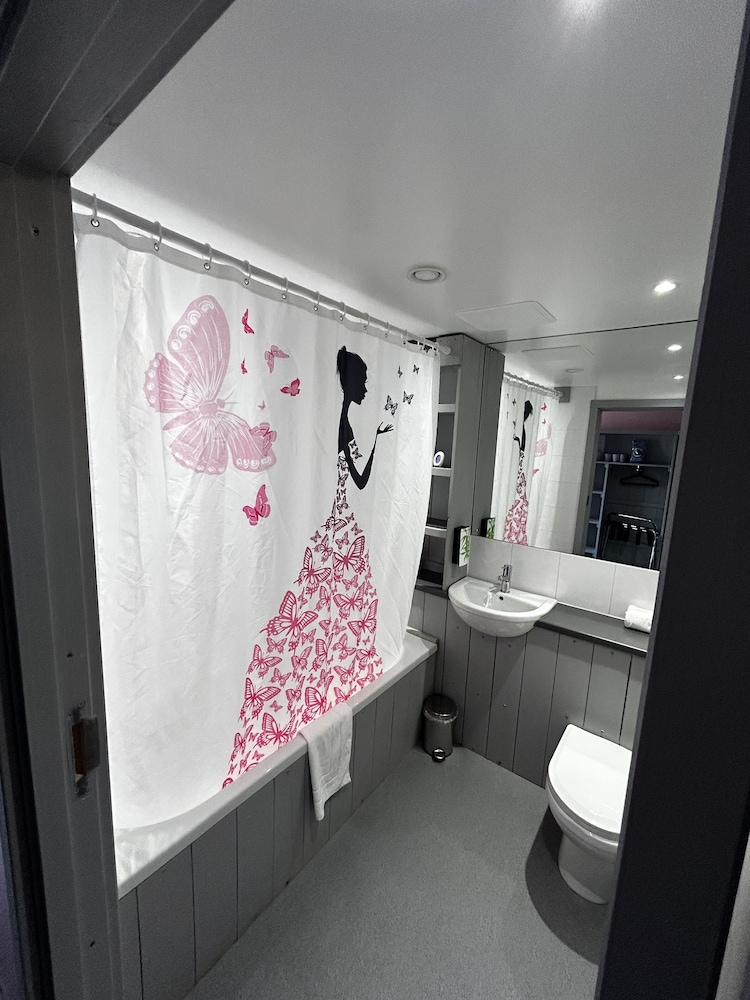 Double or Twin Room - Photo 4