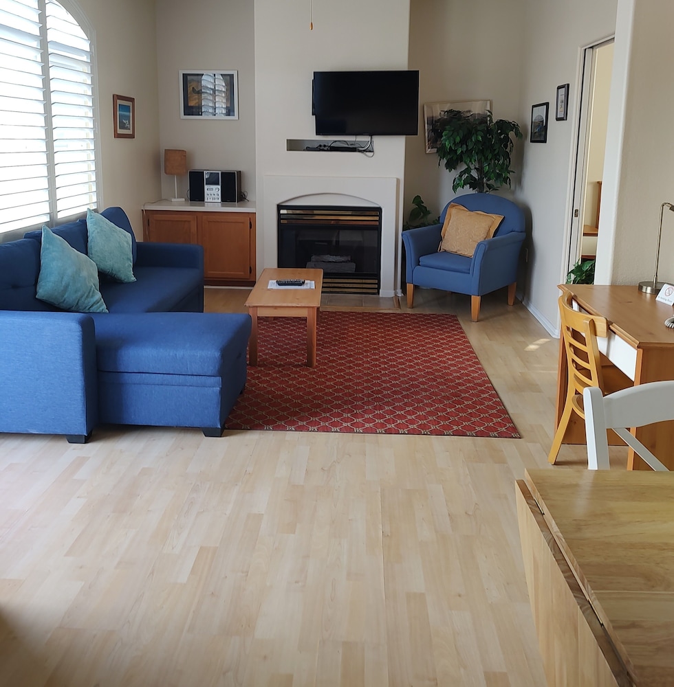 Condo2 204