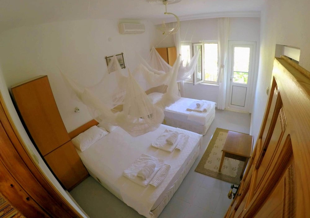 Standard Triple Room - Photo 11