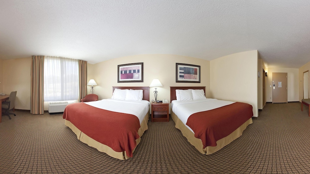 Standard Room, 2 Queen Beds - Photo 3