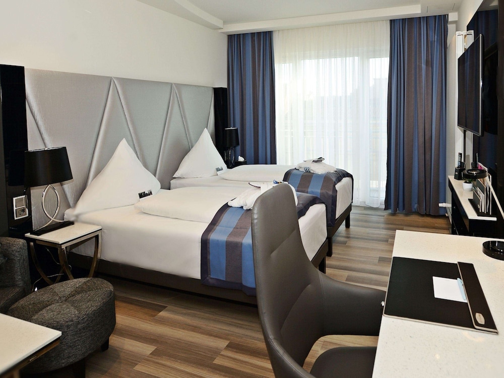 Privilege, Twin Room, Multiple Beds - Photo 1