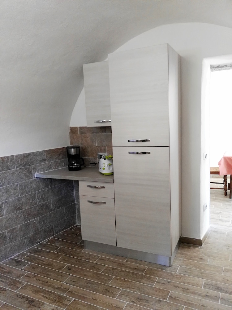 Apartment, 2 Bedrooms, Ground Floor photo 3