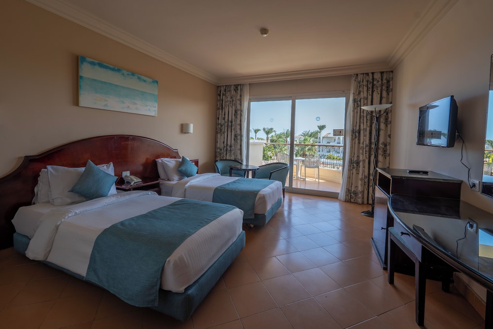 Superior Room, Partial Sea View (Queen or Twin)