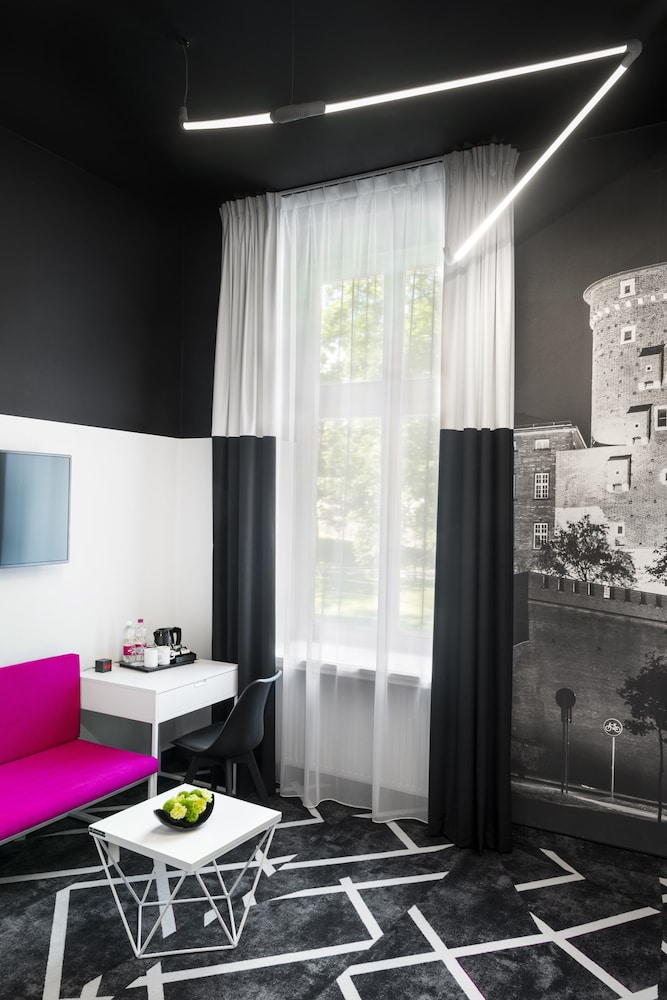 Superior Room, 2 Twin Beds, Non Smoking, Refrigerator - Photo 8