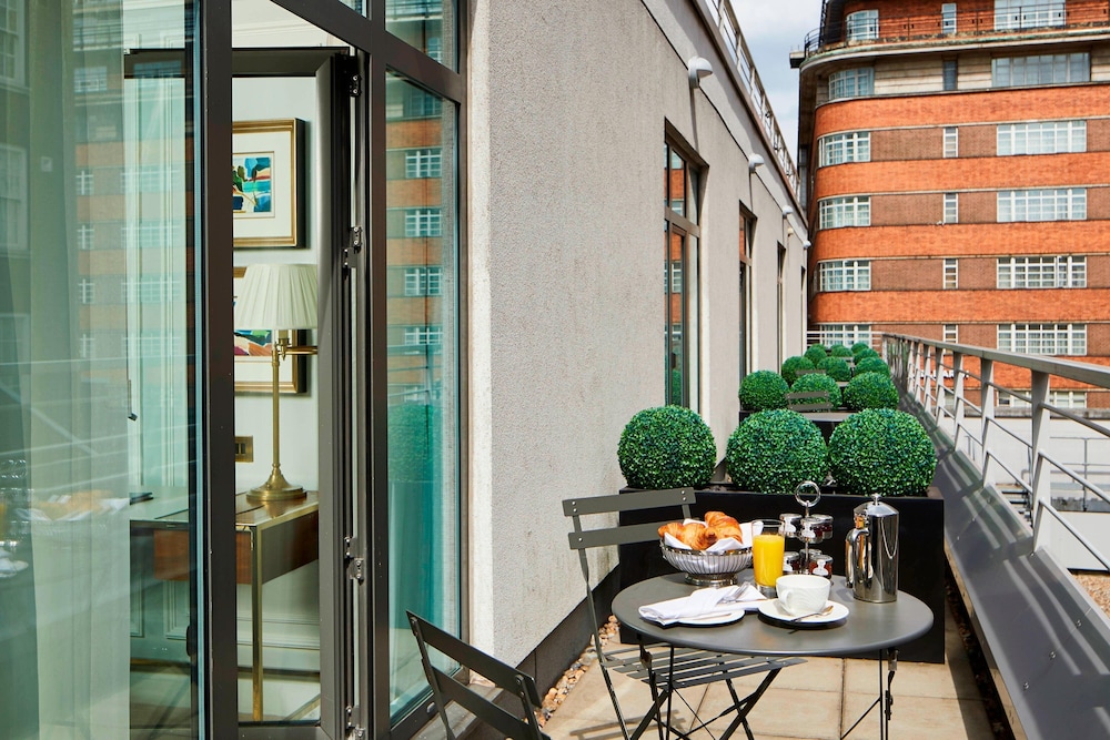 Executive Room, 1 Double Bed, Balcony photo 3