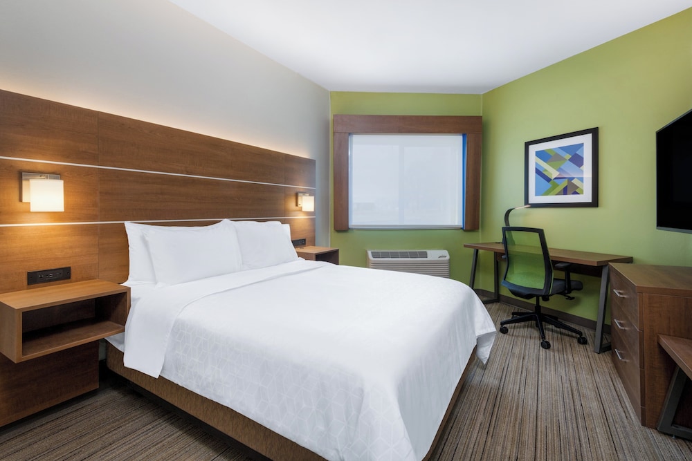 Suite, 1 Bedroom, Accessible - Photo 3