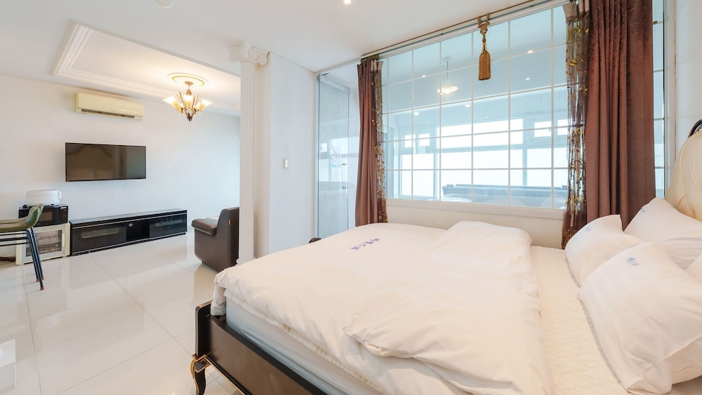 Basic Room, 1 Bedroom (502 Blueirishy) - Photo 2