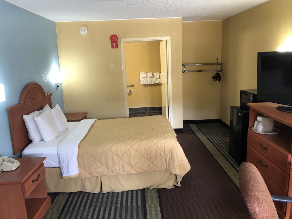 Room, 1 Double Bed, Accessible, Non Smoking photo 2