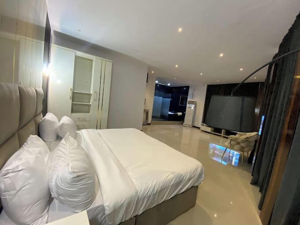 Deluxe Room, Balcony, City View photo 2