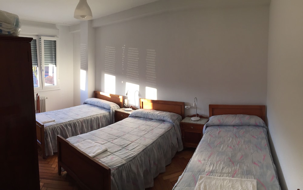 Triple Room, Shared Bathroom, Tower photo 3