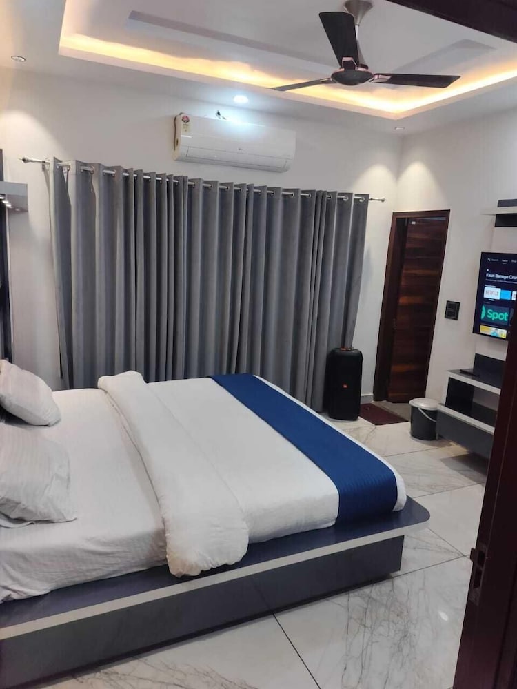 Deluxe Double Room, River View