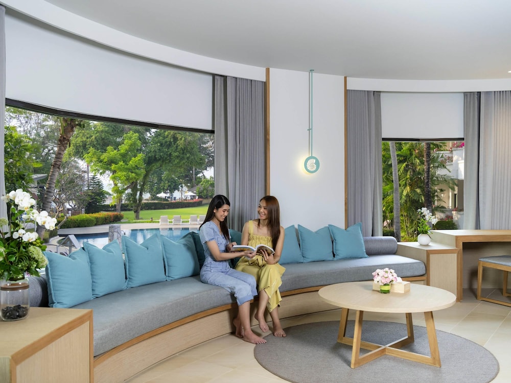 Premier Suite, 1 Double Bed with Sofa bed, Sea View (Living room) - Photo 4