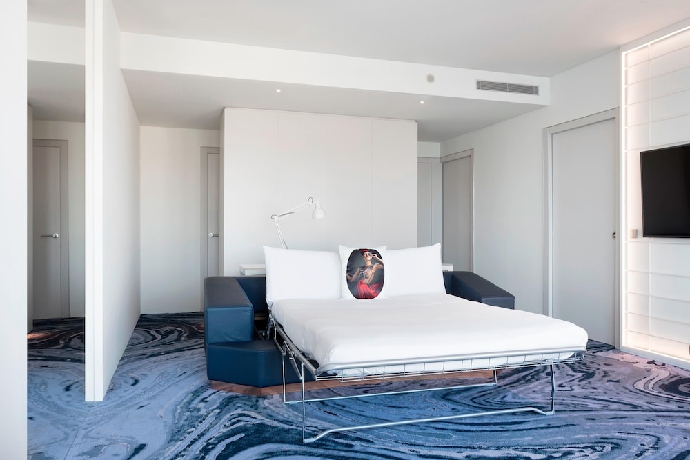 Studio, 1 King Bed with Sofa bed