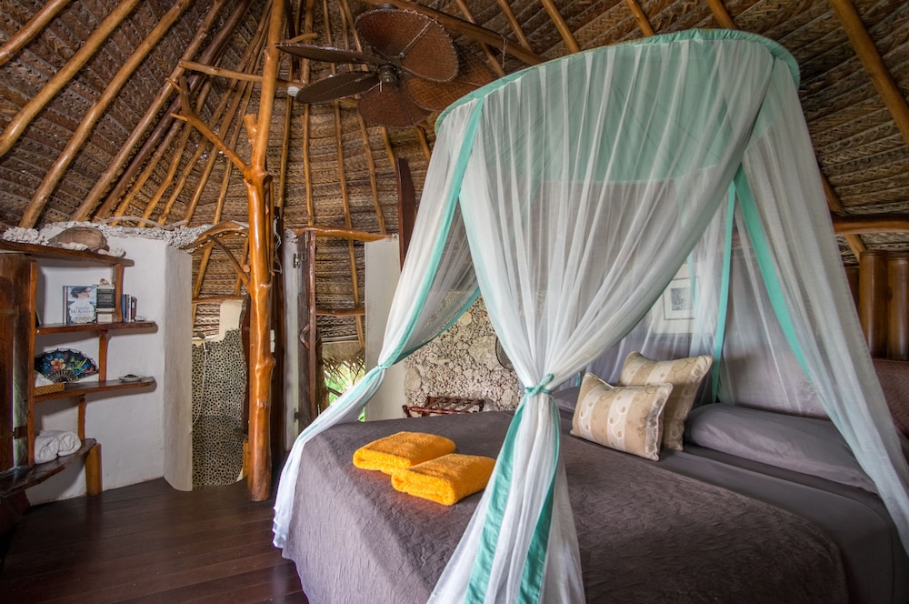 All Inclusive Private Bungalow 'Miki Miki' with Ensuite