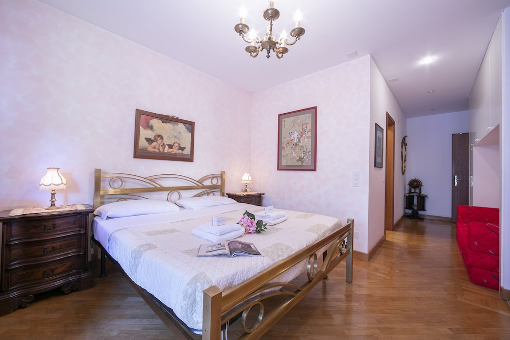 Family Apartment, Multiple Beds (Sweet Home)