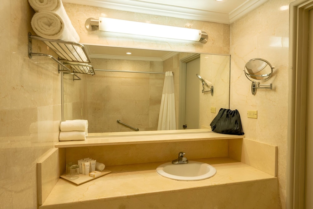 2 Double Beds, Superior Room, City View - Photo 3