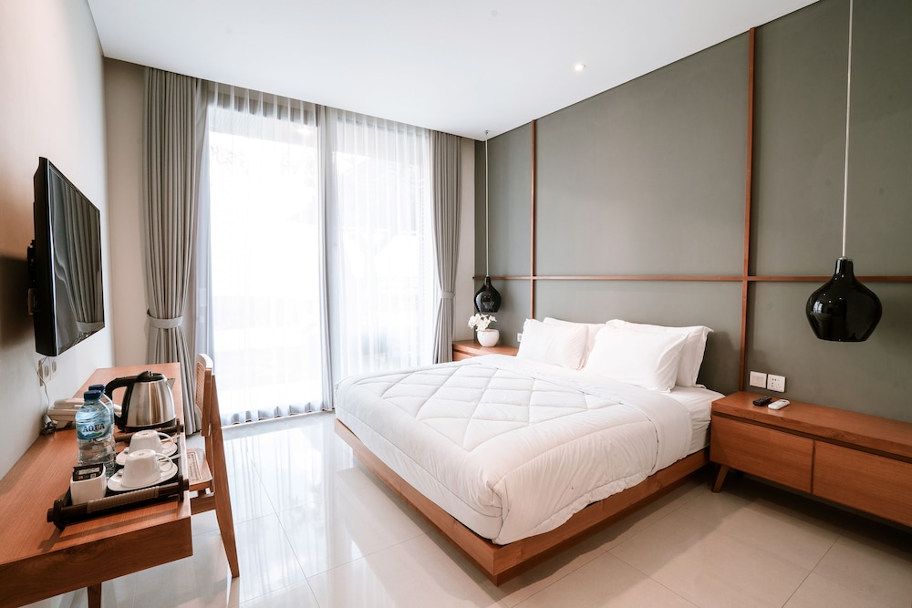 Deluxe Double Room, Pool View - Photo 1