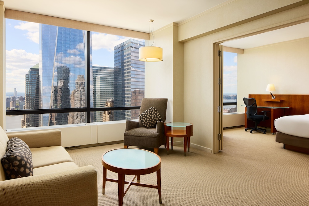 Suite, 1 Bedroom, 2 Bathrooms, City View photo 1