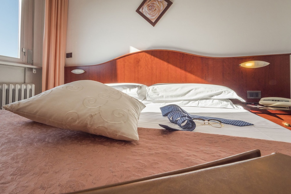 Triple Room - Photo 9