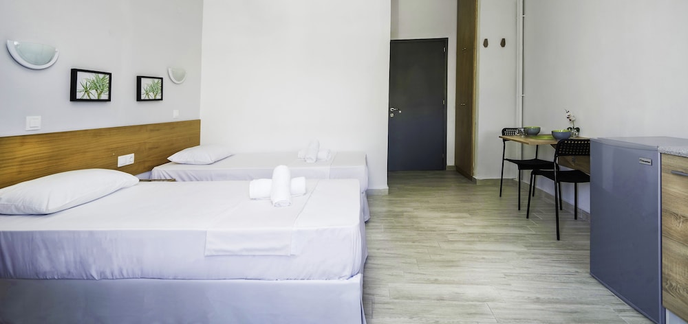 Basic Double or Twin Room photo 3