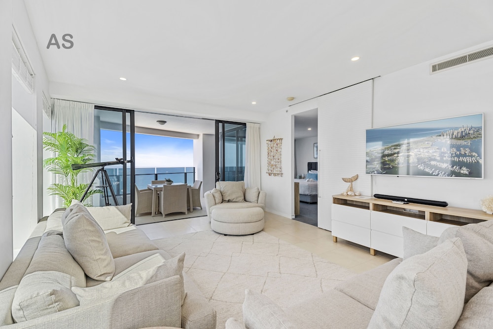 Level 56 Luxury Apartment, 3 Bedrooms, 2 Bathrooms, Ocean View photo 2