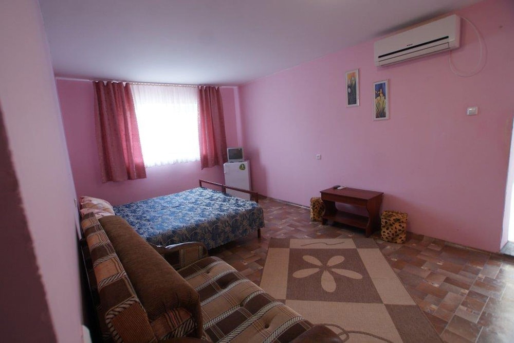 Family Room photo 1