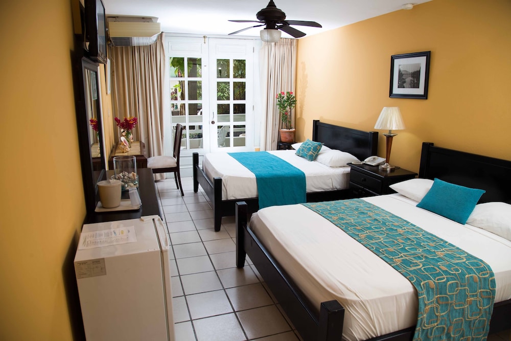 Double Room, 2 Queen Beds