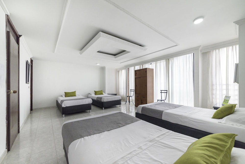 Standard Studio, Multiple Beds, Non Smoking