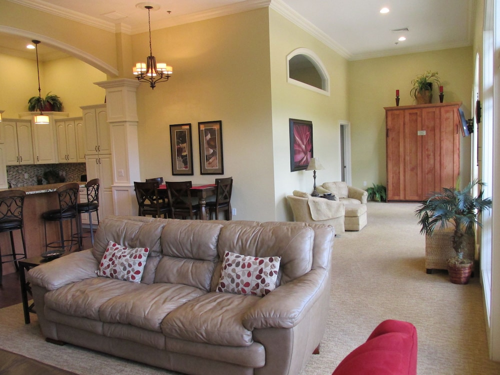 Luxury Condo, Multiple Beds, River View photo 1