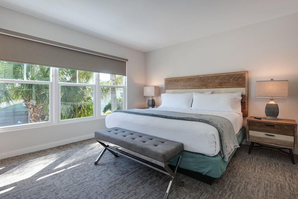 Luxuriöses Stadthaus, 3 Schlafzimmer, Meerblick, Poolseite