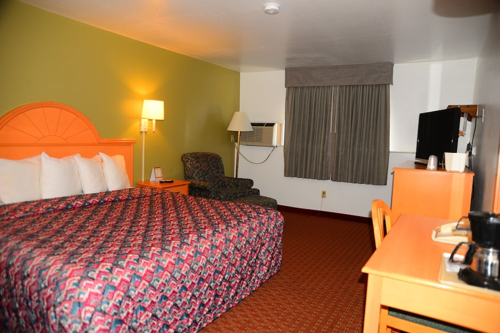 Deluxe Room with King Bed