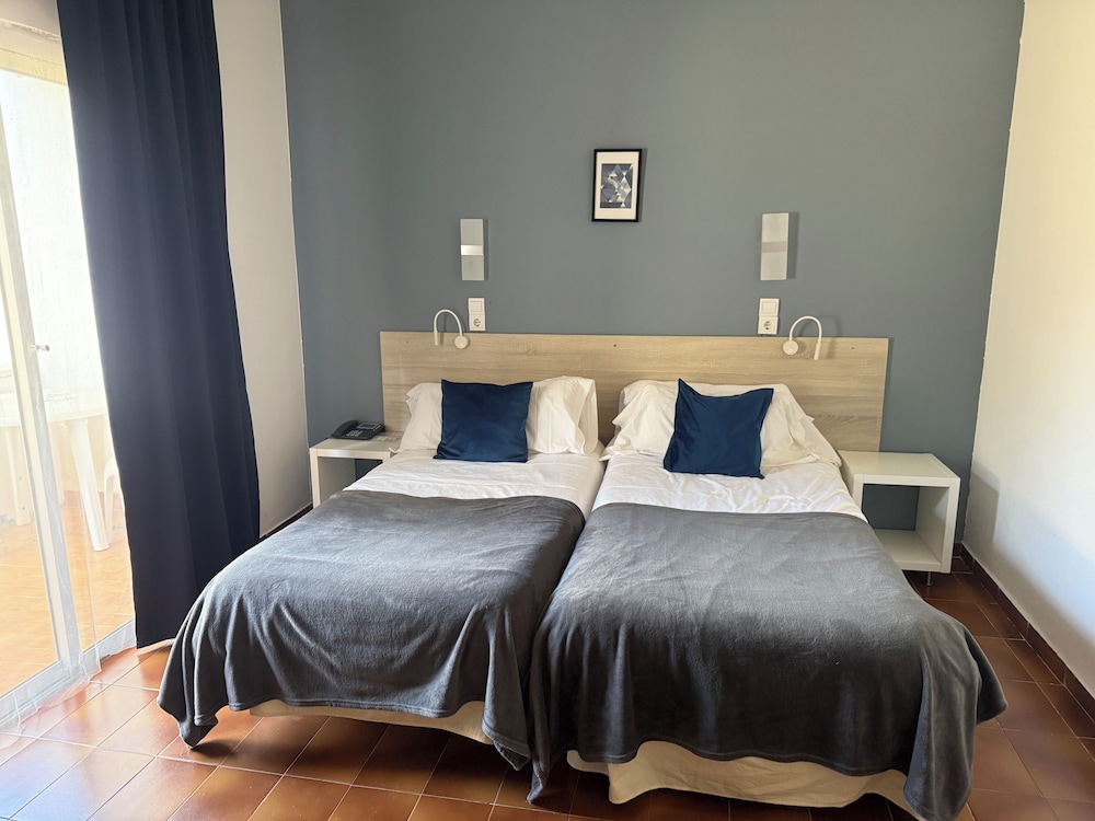 Habitación Doble Estándar, Balcón, Vista al Jardín