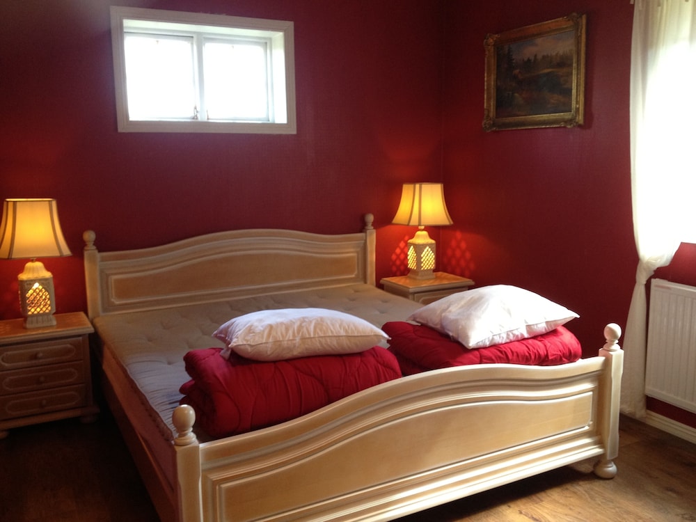 Twin Room, Shared Bathroom photo 1